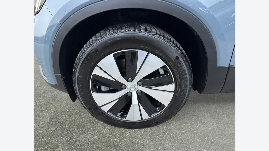 VOLVO XC40 -