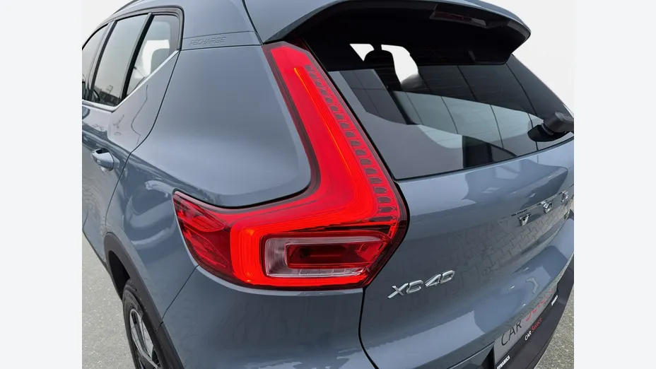 VOLVO XC40 -