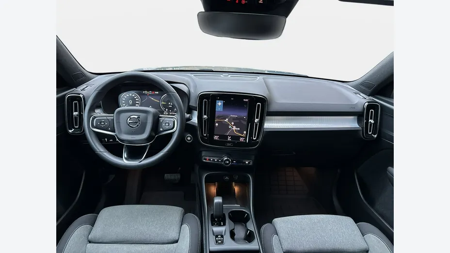 VOLVO XC40 -