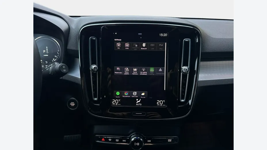 VOLVO XC40 -