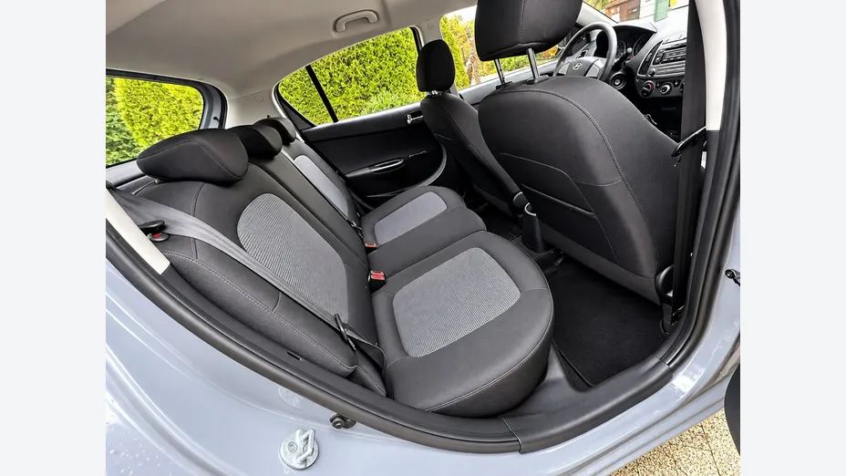 HYUNDAI i20 -