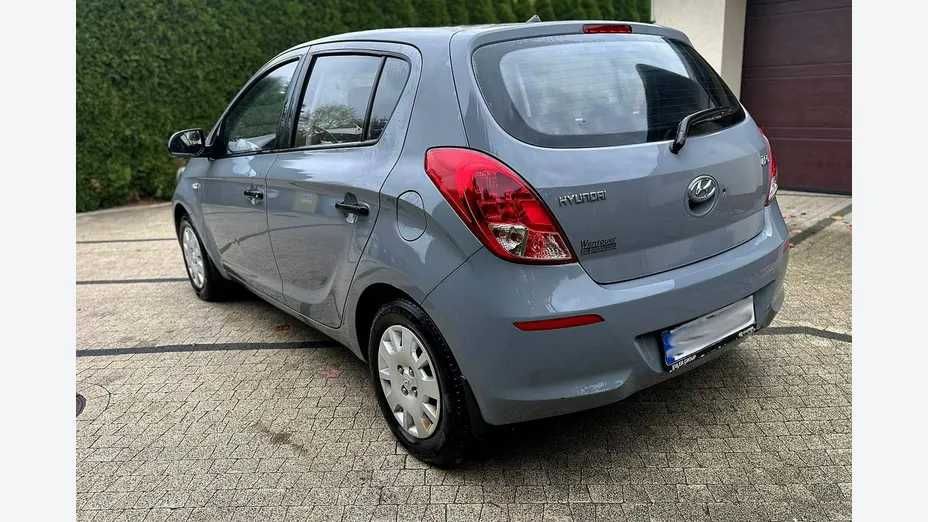 HYUNDAI i20 -