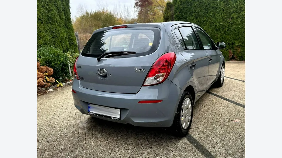 HYUNDAI i20 -