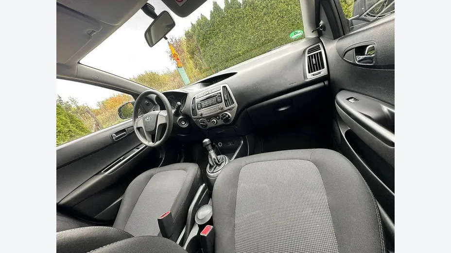 HYUNDAI i20 -