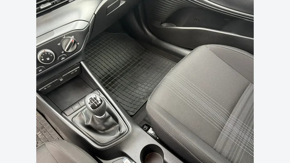 HYUNDAI i20 -