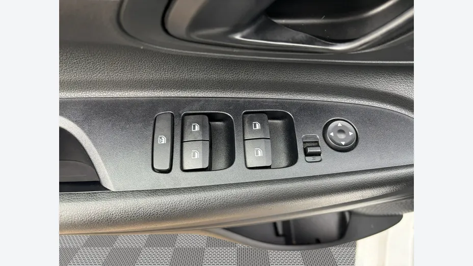 HYUNDAI i20 -