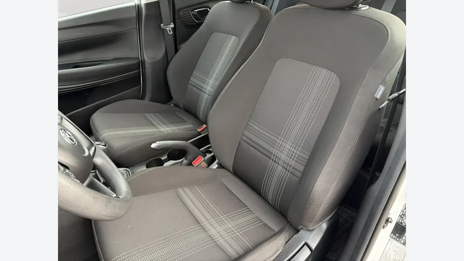 HYUNDAI i20 -