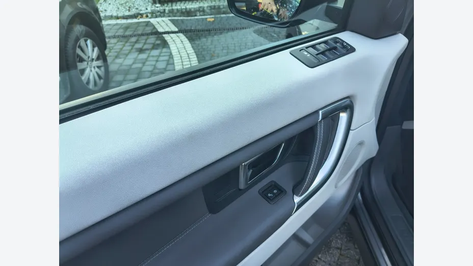 LAND ROVER Discovery Sport -