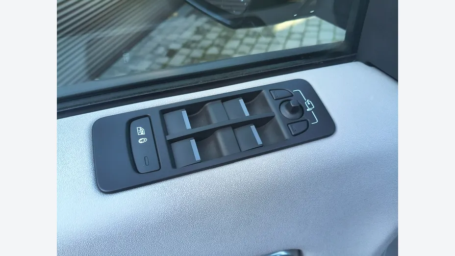 LAND ROVER Discovery Sport -