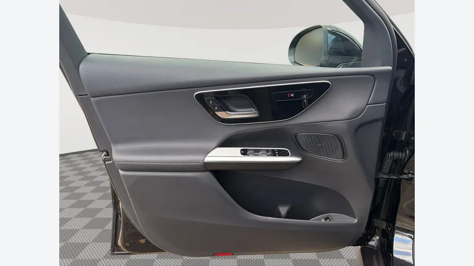 MERCEDES-BENZ GLC -