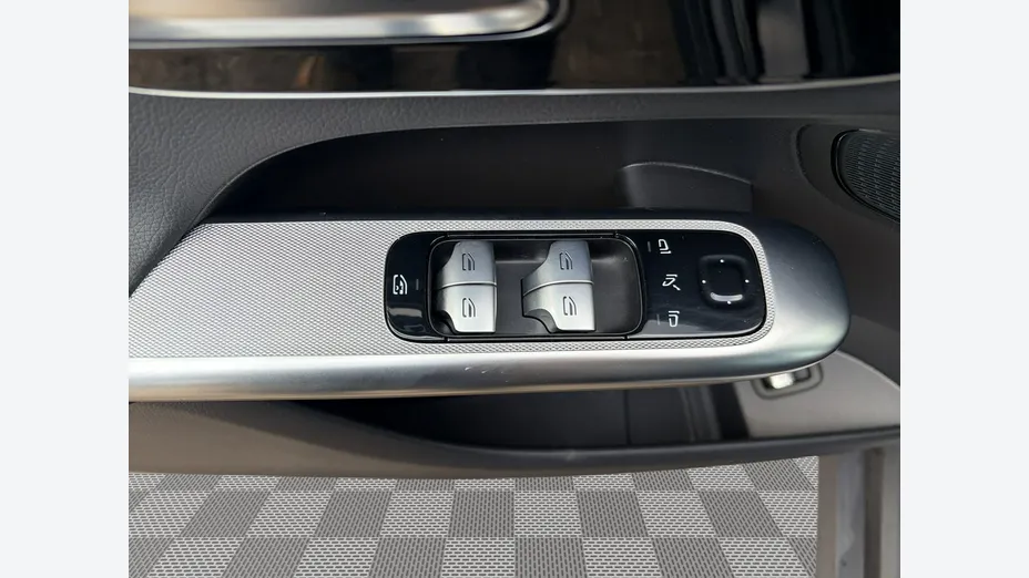 MERCEDES-BENZ GLC -
