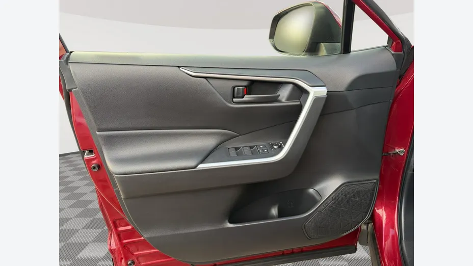 TOYOTA RAV4 -