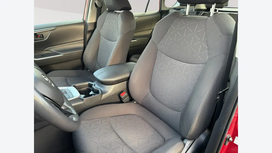 TOYOTA RAV4 -