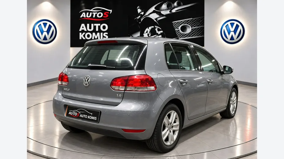 VOLKSWAGEN Golf -