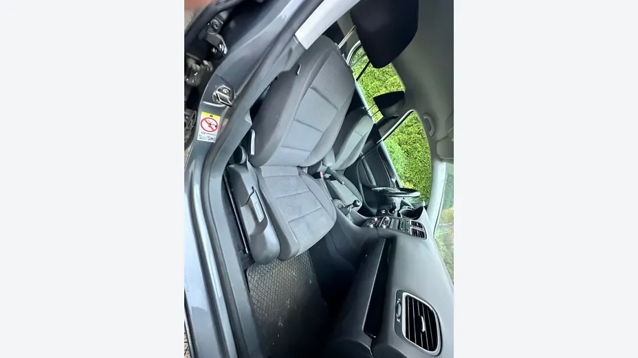 VOLKSWAGEN Golf -