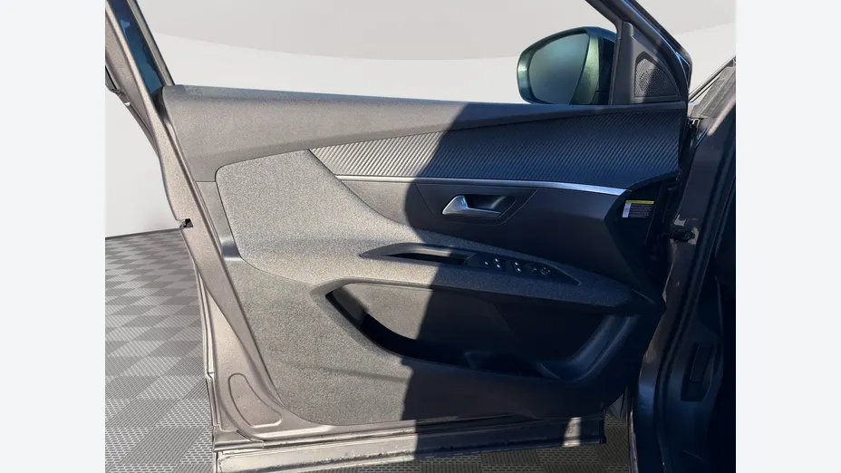 PEUGEOT 3008 -
