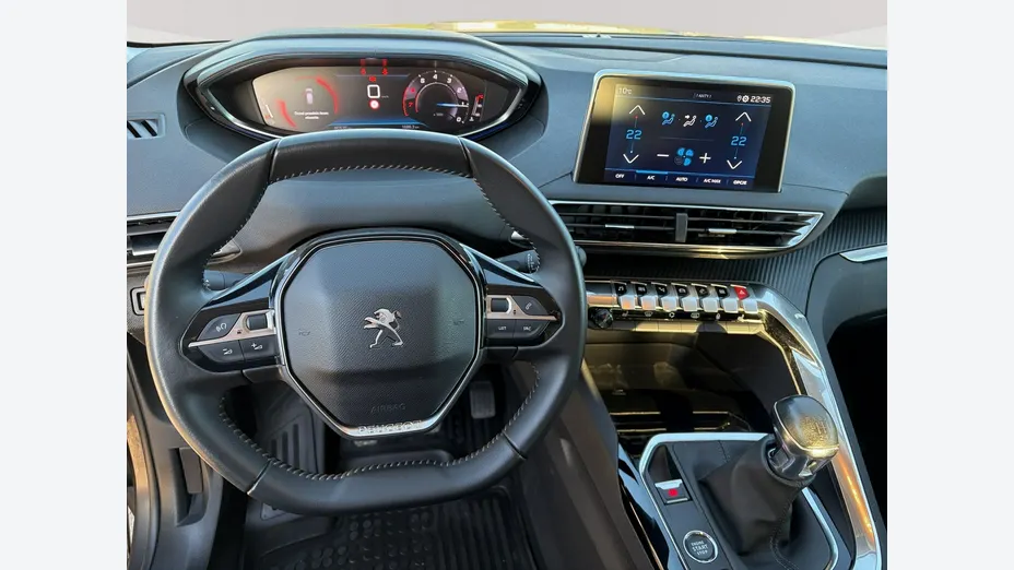 PEUGEOT 3008 -