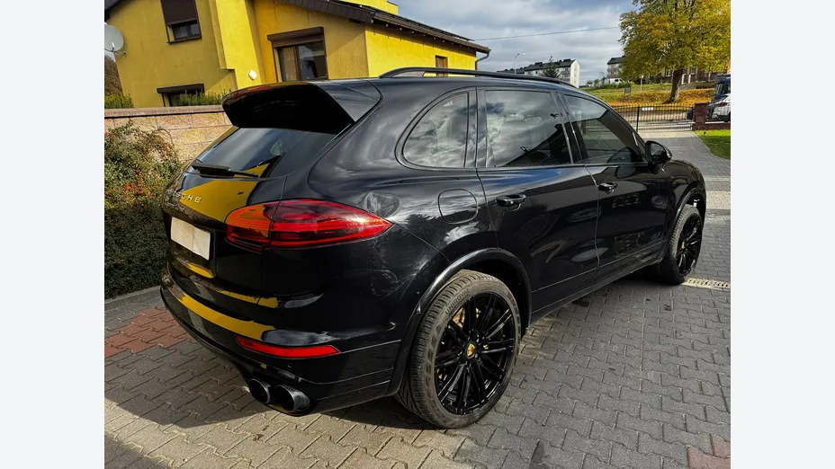 PORSCHE Cayenne -