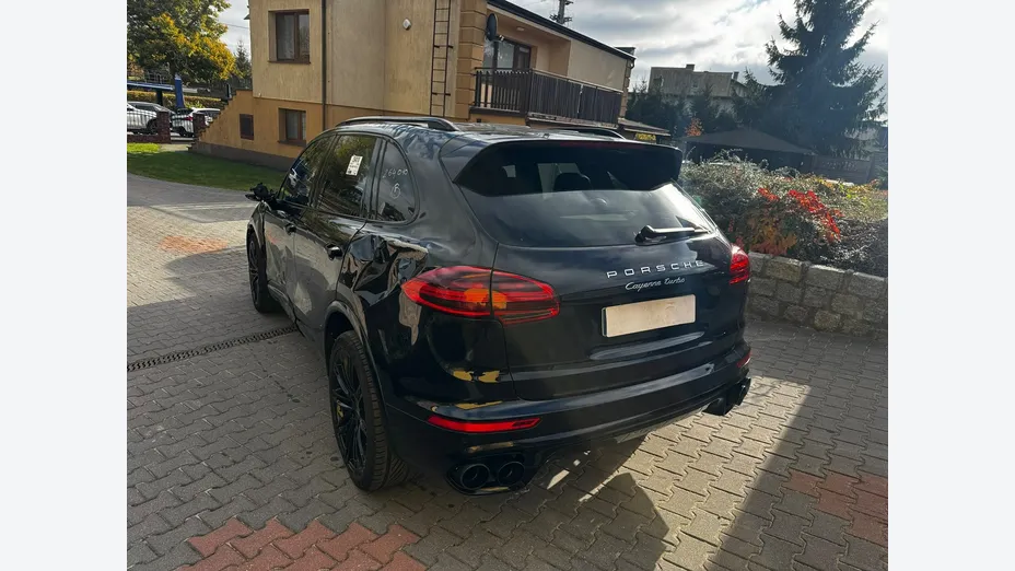 PORSCHE Cayenne -