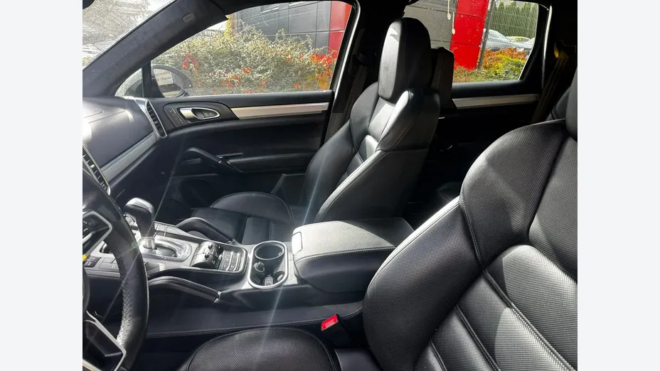PORSCHE Cayenne -
