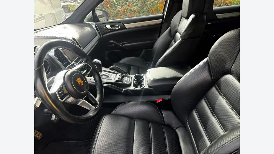 PORSCHE Cayenne -