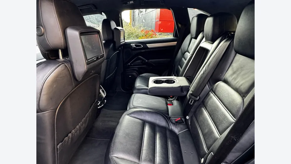 PORSCHE Cayenne -
