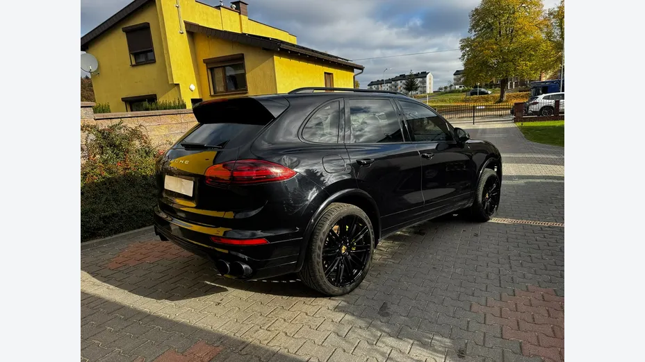 PORSCHE Cayenne -