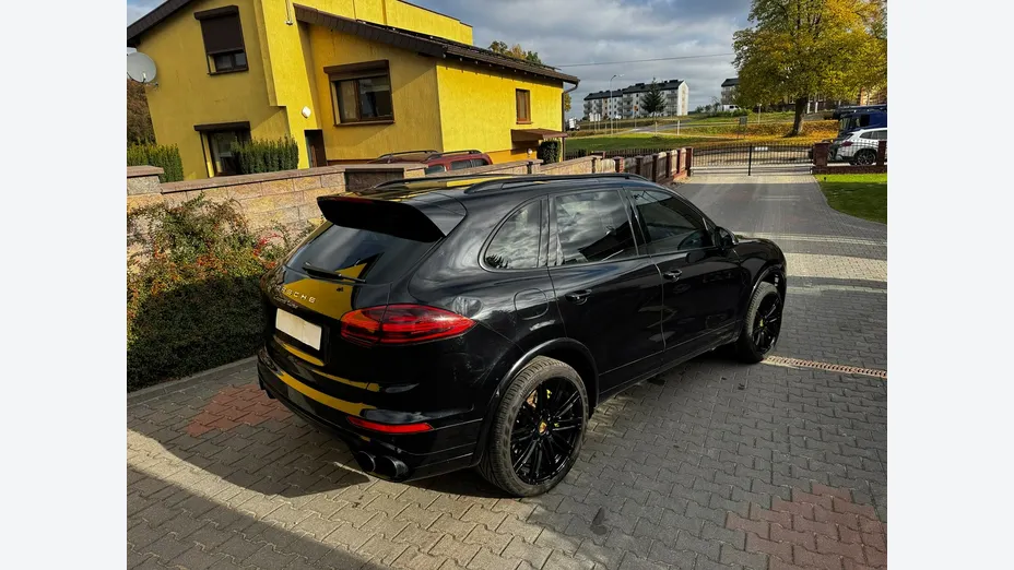 PORSCHE Cayenne -