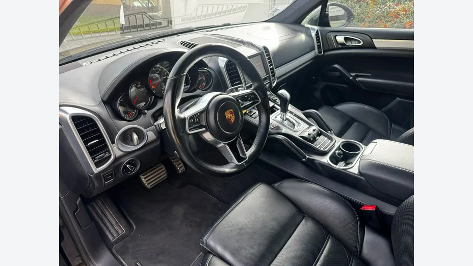 PORSCHE Cayenne -