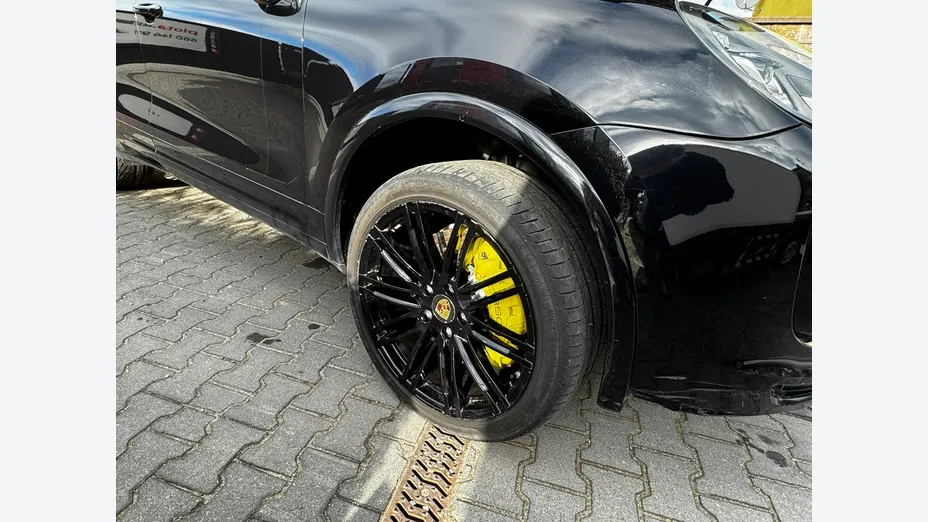 PORSCHE Cayenne -