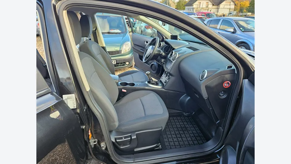NISSAN Qashqai -