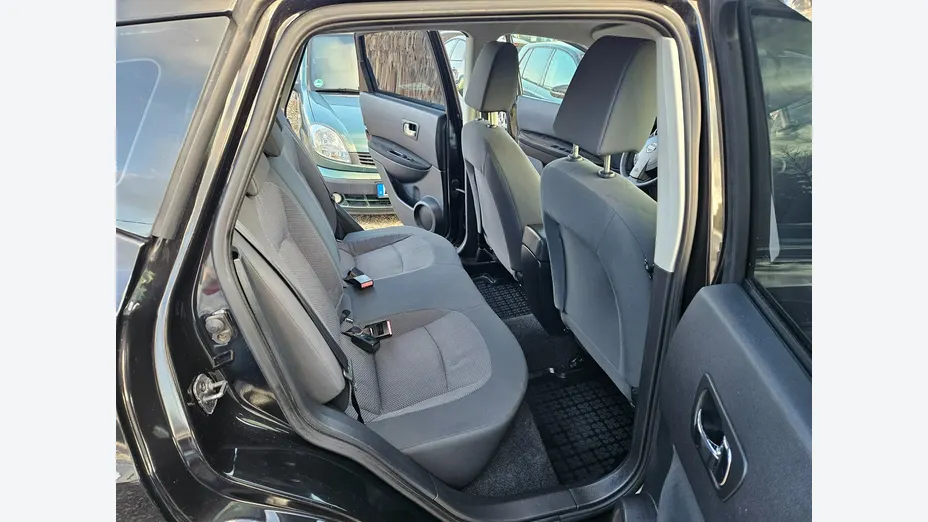 NISSAN Qashqai -