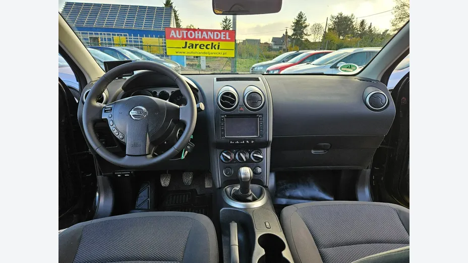 NISSAN Qashqai -