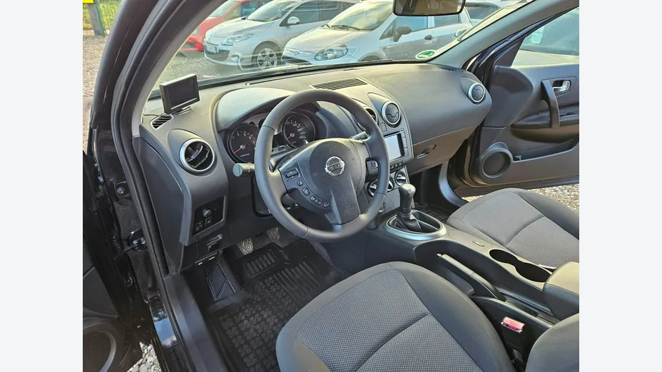 NISSAN Qashqai -