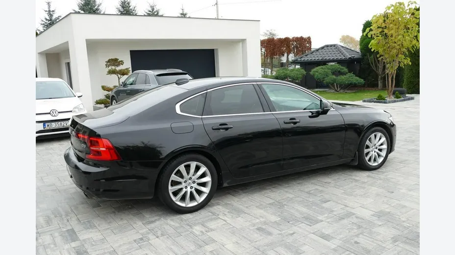 VOLVO S90 -