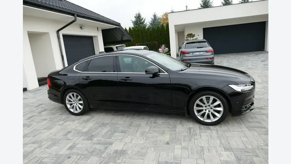 VOLVO S90 -