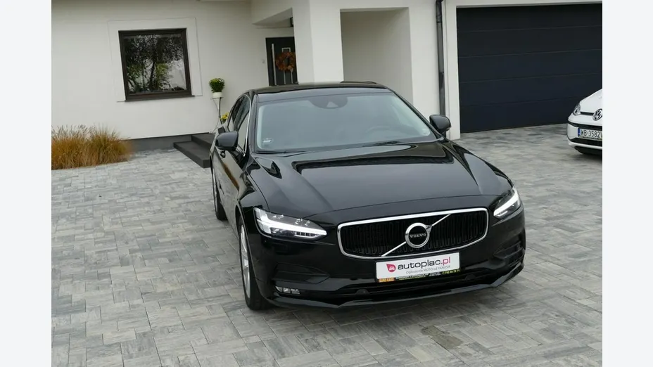 VOLVO S90 -