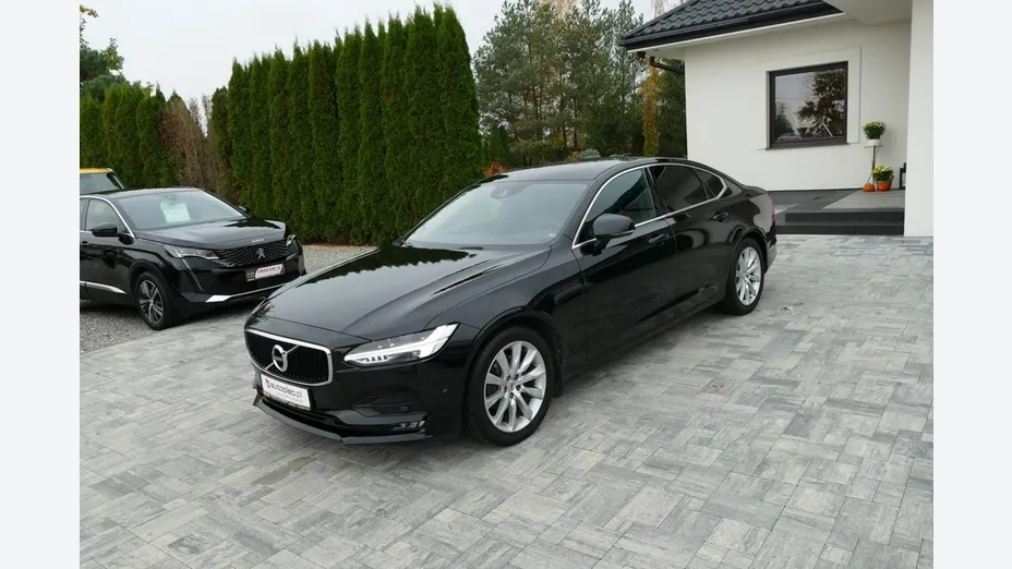 VOLVO S90 -