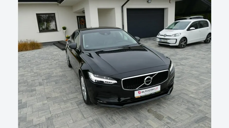VOLVO S90 -