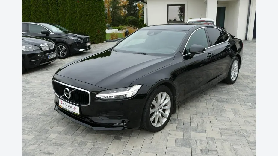 VOLVO S90 -