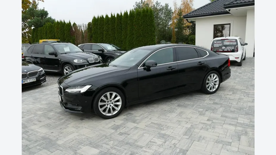 VOLVO S90 -