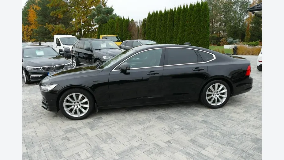 VOLVO S90 -