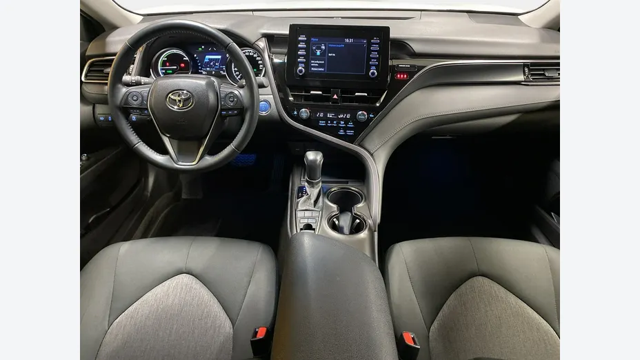 TOYOTA Camry -