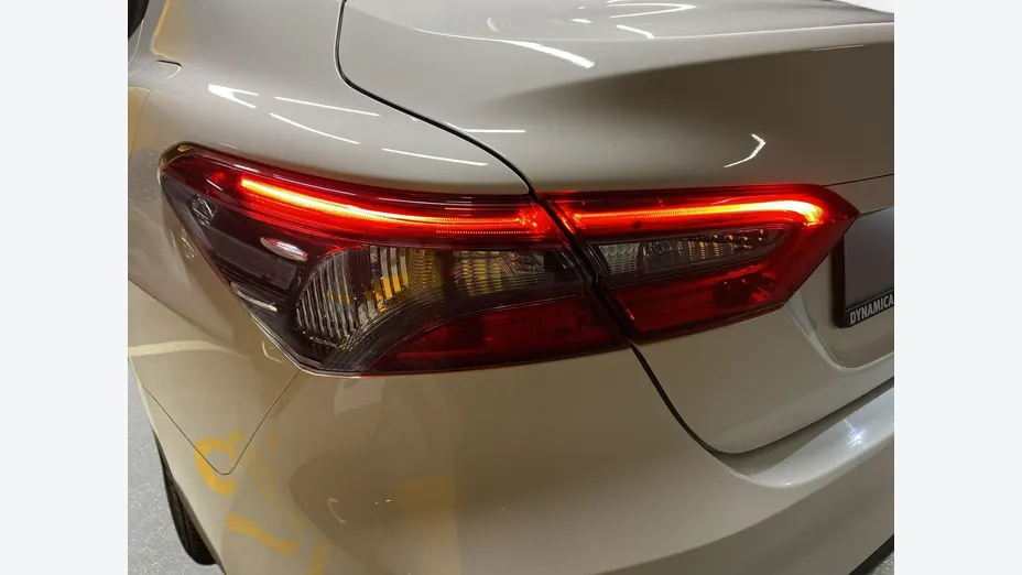 TOYOTA Camry -