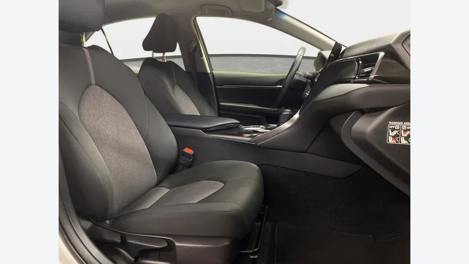 TOYOTA Camry -