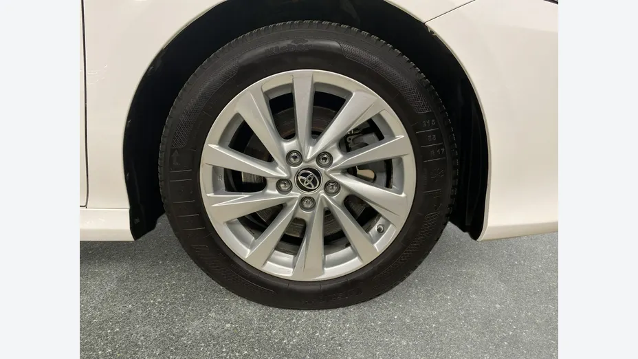 TOYOTA Camry -
