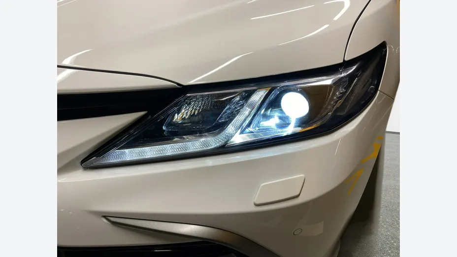 TOYOTA Camry -