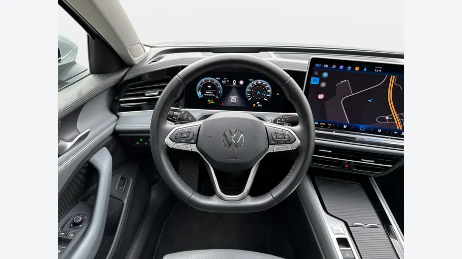 VOLKSWAGEN Passat -