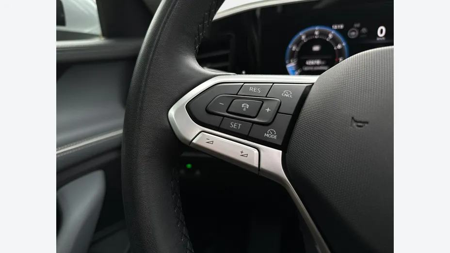 VOLKSWAGEN Passat -