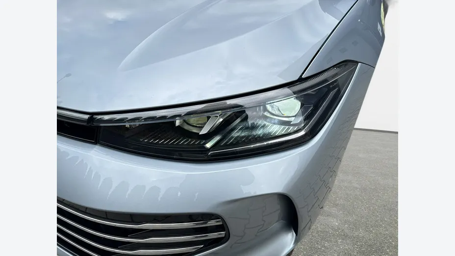VOLKSWAGEN Passat -